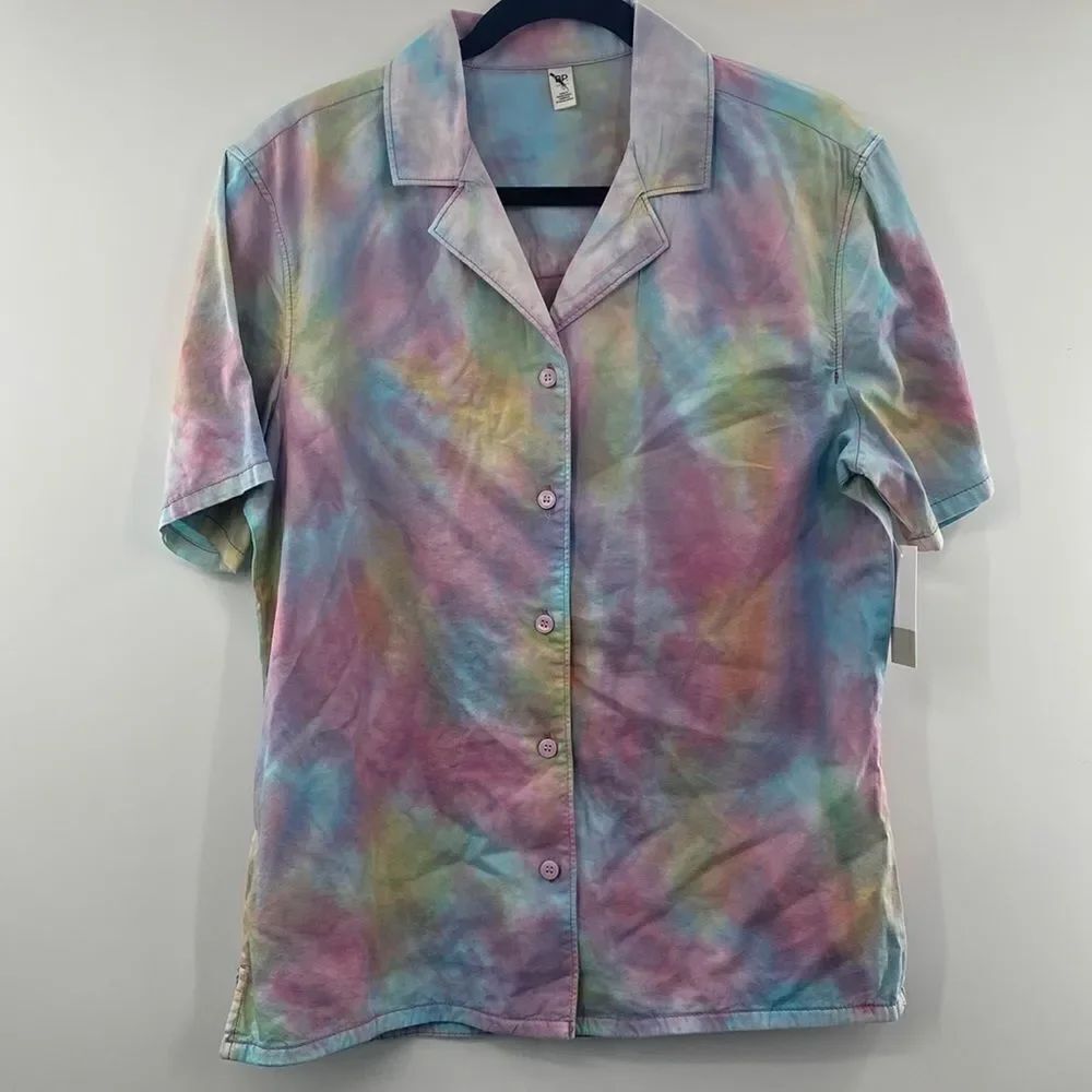 3For$20 BP. Tie Dye Button Down Short Top size Small